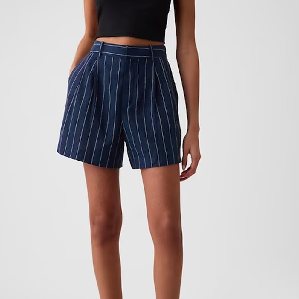 GAP 365 High Rise Linen-Blend Shorts in Navy Pinstripe
